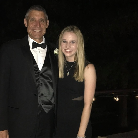 Elegant Black French Connection Sleeveless Dress - Picture 4 of 14